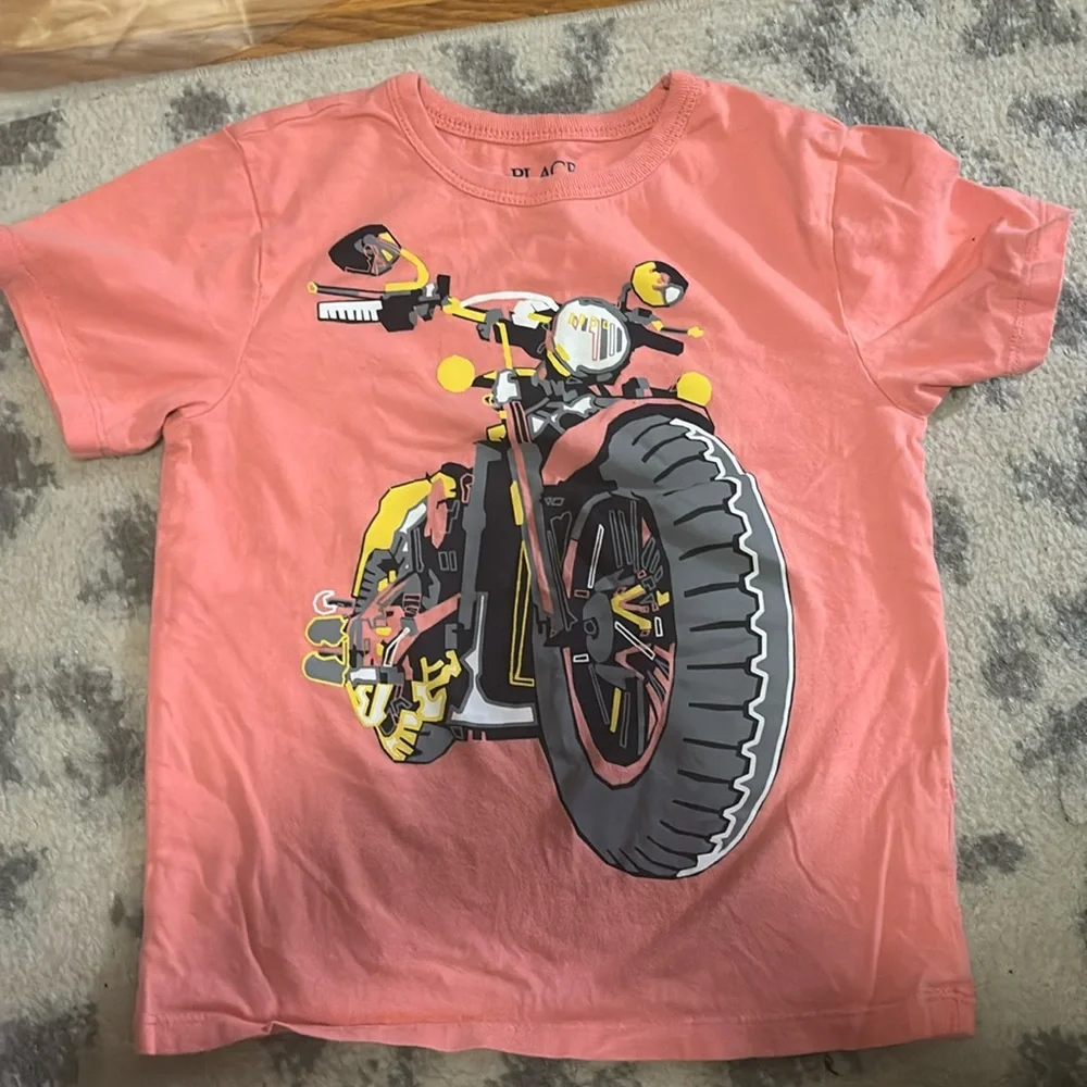 Boy's graphic tee bundle size XS Children's Place